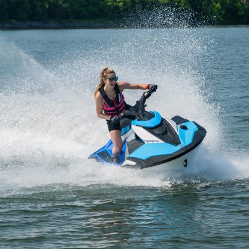 2026-Yamaha-JETBLASTERDLX-EU-Azure_Blue___White-Action-001-03 — kopia