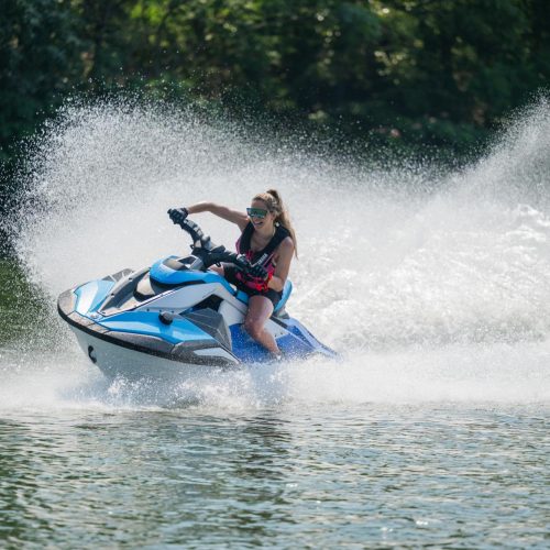 2026-Yamaha-JETBLASTERDLX-EU-Azure_Blue___White-Action-003-03 — kopia