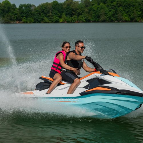 2026-Yamaha-JETBLASTERLTD-EU-White___Mint-Action-001-03