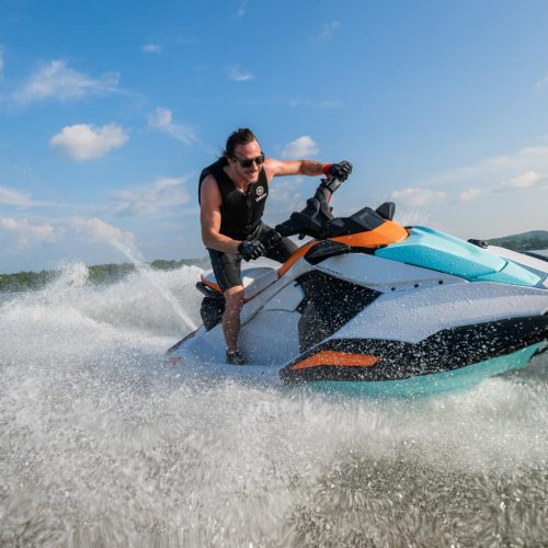 2026-Yamaha-JETBLASTERLTD-EU-White___Mint-Action-002-03