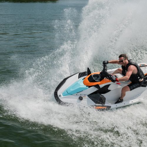 2026-Yamaha-JETBLASTERLTD-EU-White___Mint-Action-004-03