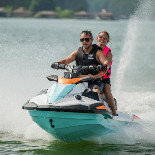 2026-Yamaha-JETBLASTERLTD-EU-White___Mint-Action-005-03