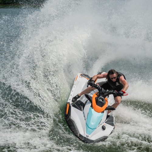 2026-Yamaha-JETBLASTERLTD-EU-White___Mint-Action-006-03