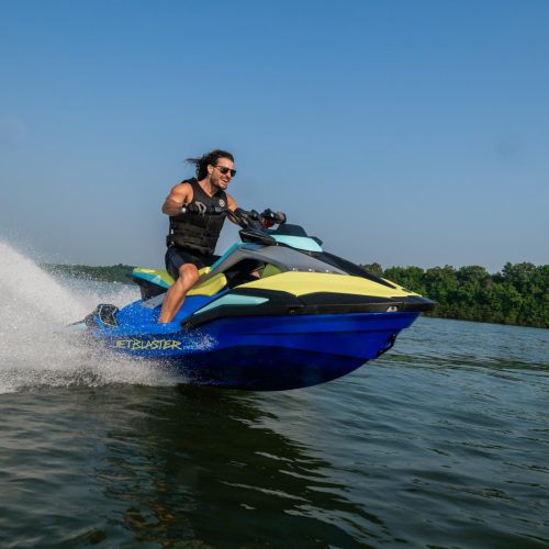 2026-Yamaha-JETBLASTERPRO-EU-Azure_Blue___Lunar_Yellow-Action-001-03