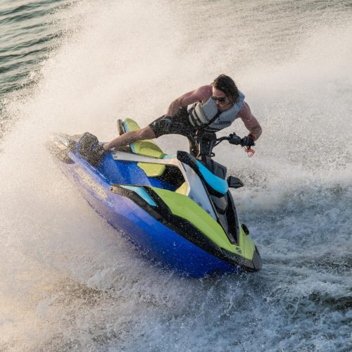 2026-Yamaha-JETBLASTERPRO-EU-Azure_Blue___Lunar_Yellow-Action-003-03