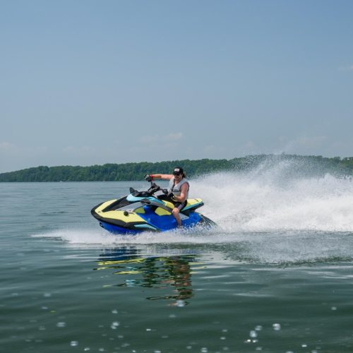 2026-Yamaha-JETBLASTERPRO-EU-Azure_Blue___Lunar_Yellow-Action-009-03