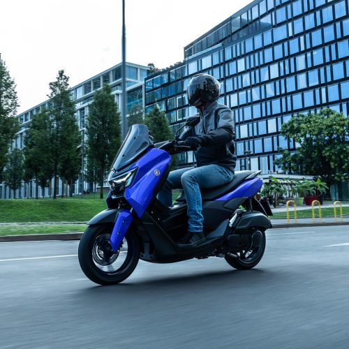 2026-Yamaha-G125YM-EU-Icon_Blue-Action-007-03