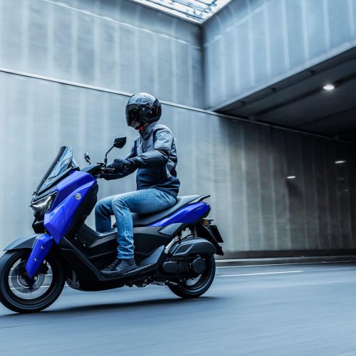 2026-Yamaha-G125YM-EU-Icon_Blue-Action-009-03