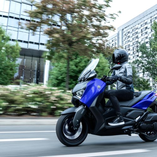 2026-Yamaha-XMAX125A-EU-Icon_Blue-Action-006-03