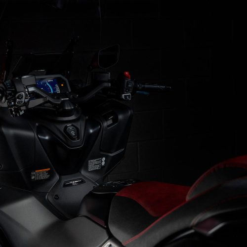 2026-Yamaha-XP500ASV-EU-NA-Detail-008-03