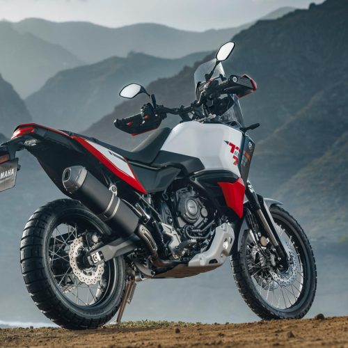 2026-Yamaha-XTZ700D-EU-Redline_White-Static-004-03