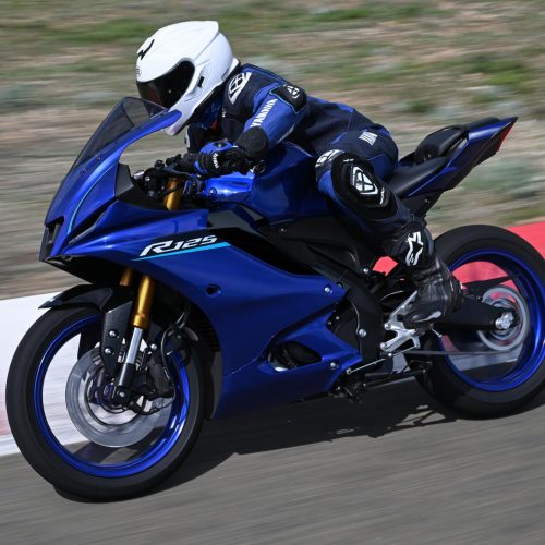 2026-Yamaha-YZF-R125A-EU-Icon_Blue-Action-005-03