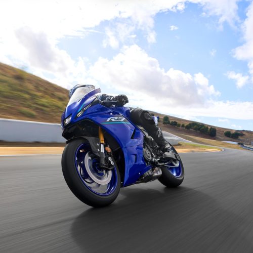 2026-Yamaha-YZF700R7-EU-Icon_Blue-Action-007-03 — kopia