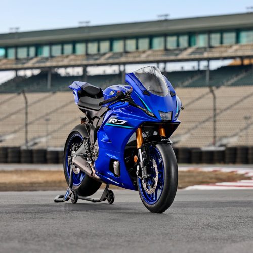 2026-Yamaha-YZF700R7-EU-Icon_Blue-Static-002-03 — kopia