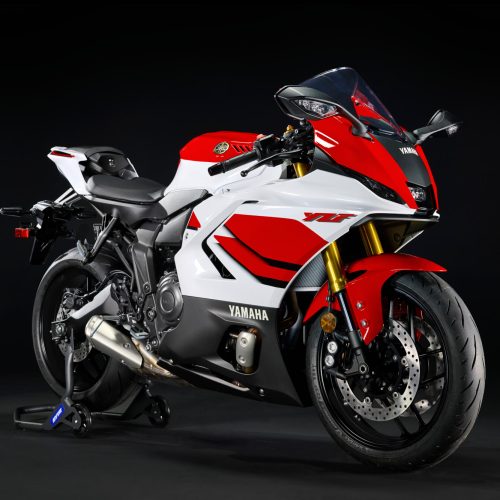 2026-Yamaha-YZF700R7-EU-NA-Detail-002-03 — kopia