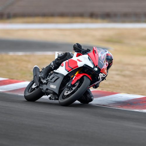 2026-Yamaha-YZFR320-EU-Anniversary_White-Action-001-03