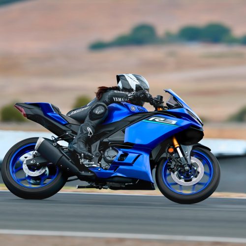 2026-Yamaha-YZFR320-EU-Icon_Blue-Action-003-03