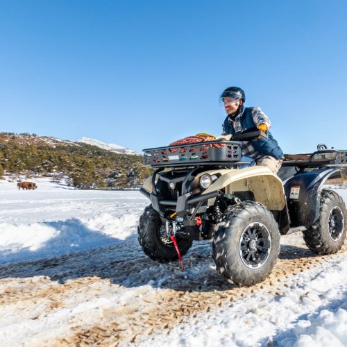 2026-Yamaha-YFM700FWBD-S-EU-Desert_Tan_Midnight_Blue-Action-004-03