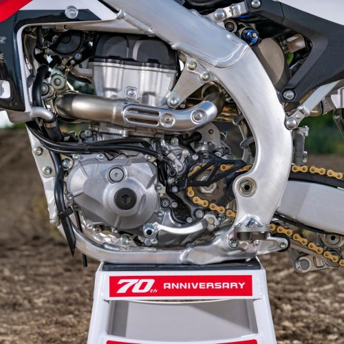 2026-Yamaha-YZ450FSV-EU-NA-Detail-002-03