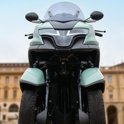 2025-Yamaha-LMW125AYM-EU-NA-Detail-008-03