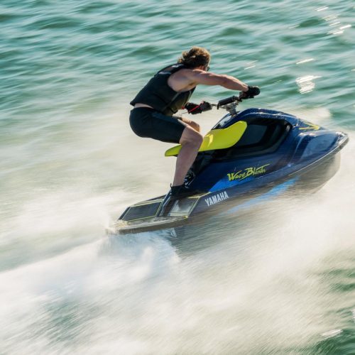 2027-Yamaha-WAVEBLST-EU-Midnight_Blue_Black-Action-006-03